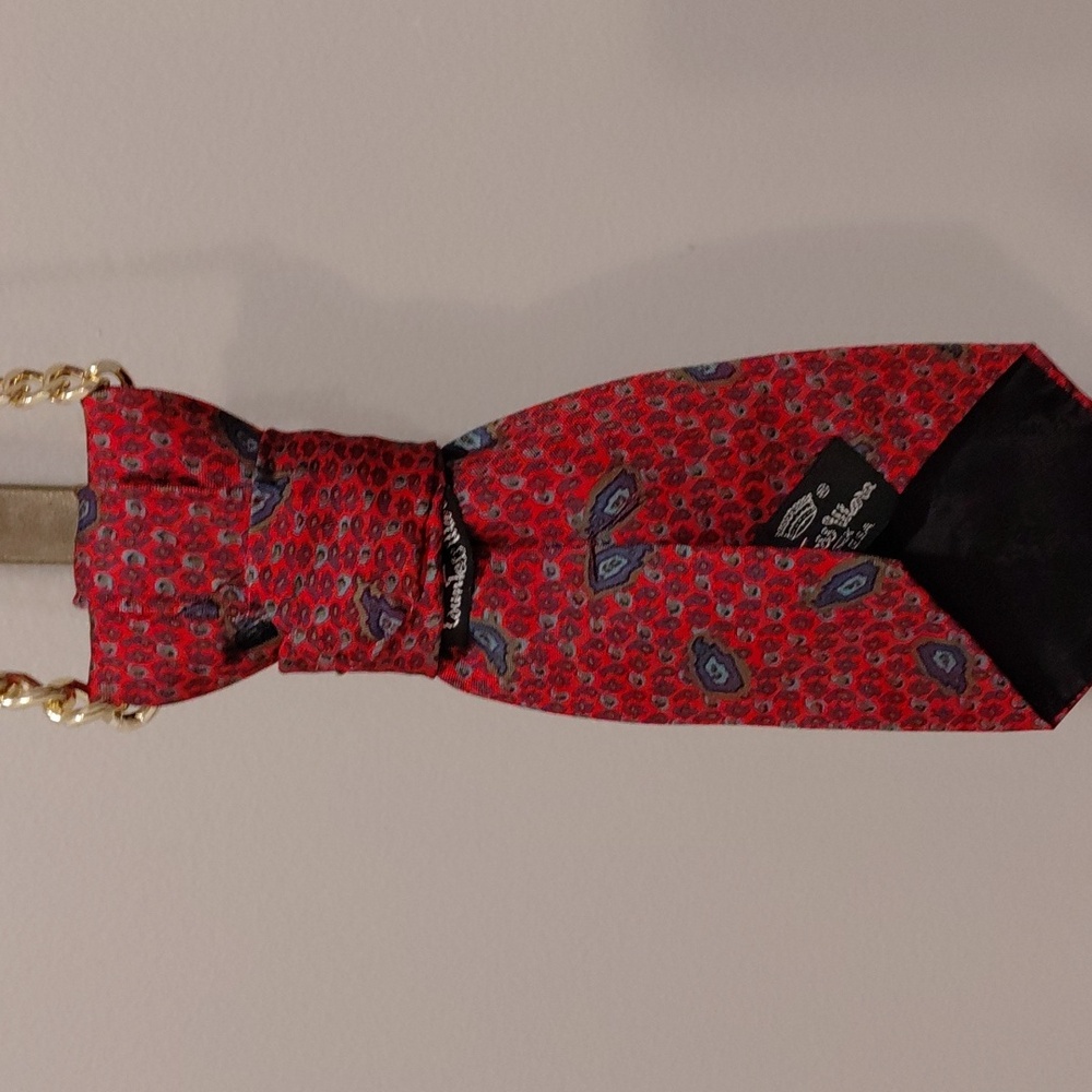 Handcrafter 100% Silk Red Paisley Print Necktie Necklace With Rabbit Brooch - Picture 4 of 4
